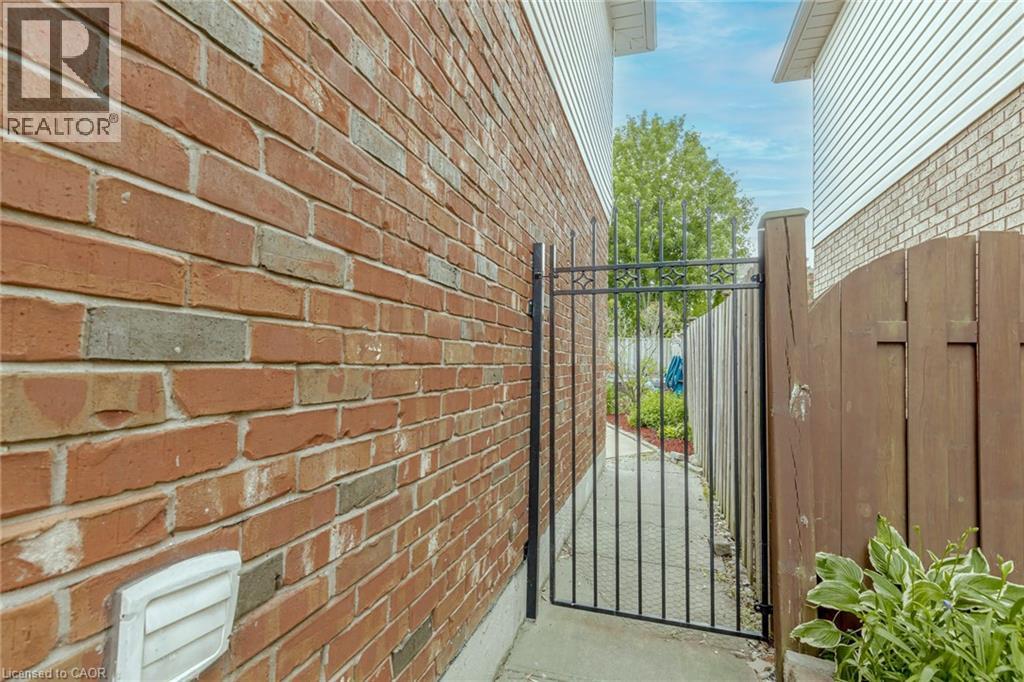 32 Vineberg Drive, Hamilton, Ontario  L9B 2P6 - Photo 39 - 40811660