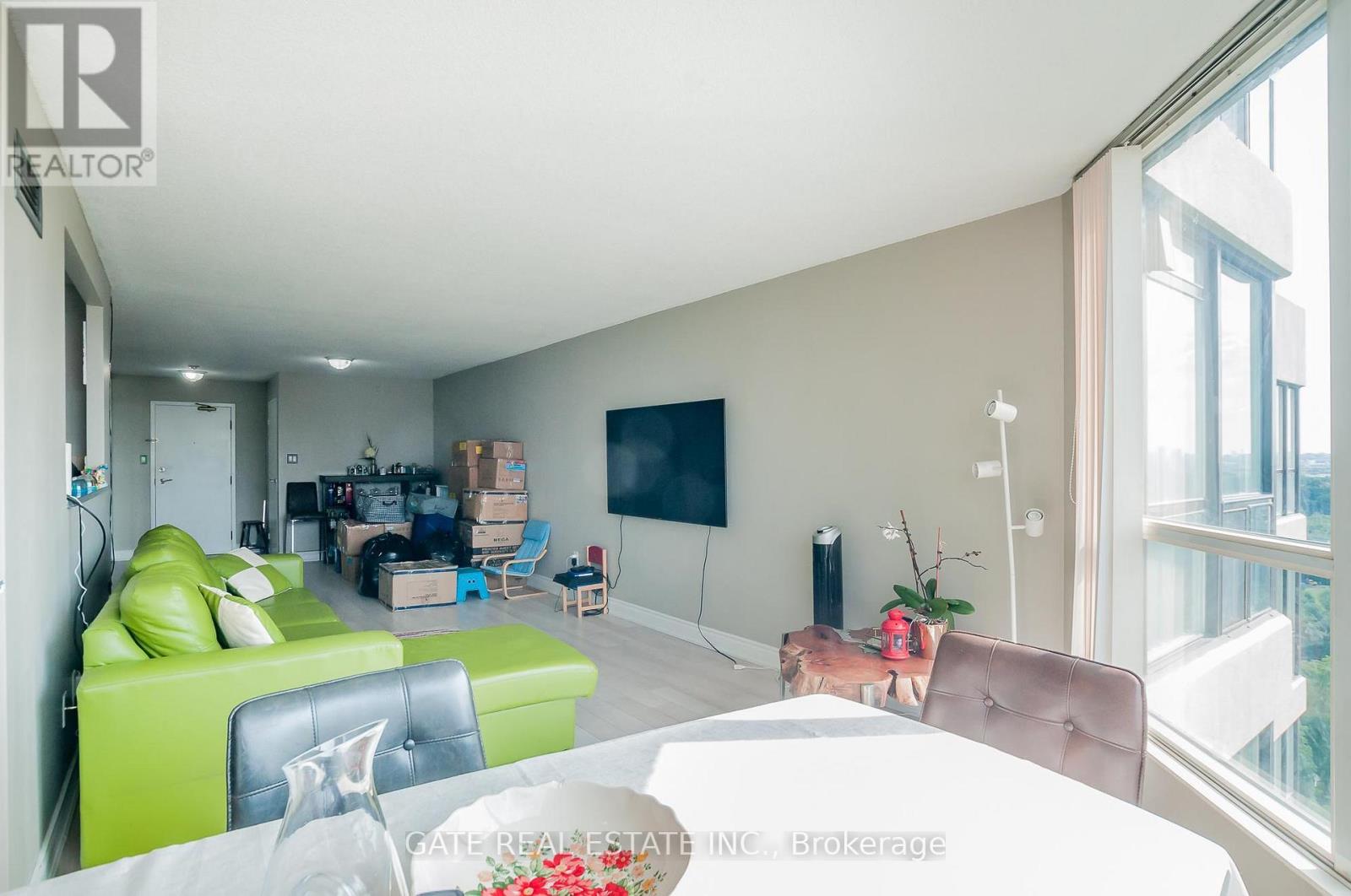 1604 - 5 Rowntree Road, Toronto, Ontario  M9V 5G9 - Photo 11 - W12884632