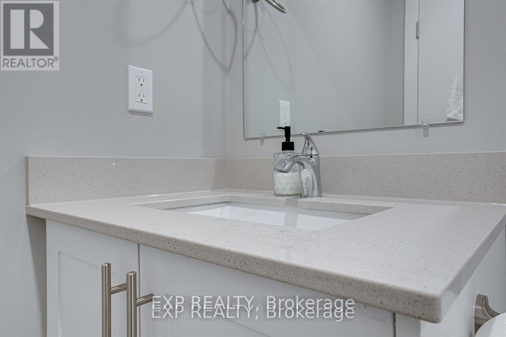 1 - 104 Wellington Street N, Hamilton, Ontario  L8R 1N3 - Photo 4 - X12884630