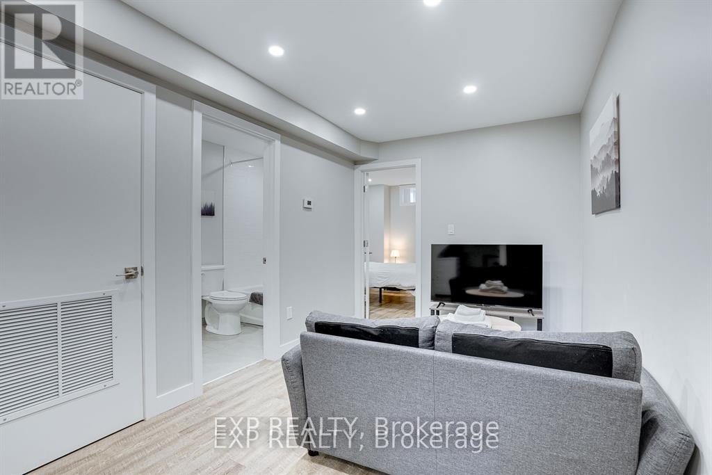 1 - 104 Wellington Street N, Hamilton, Ontario  L8R 1N3 - Photo 5 - X12884630