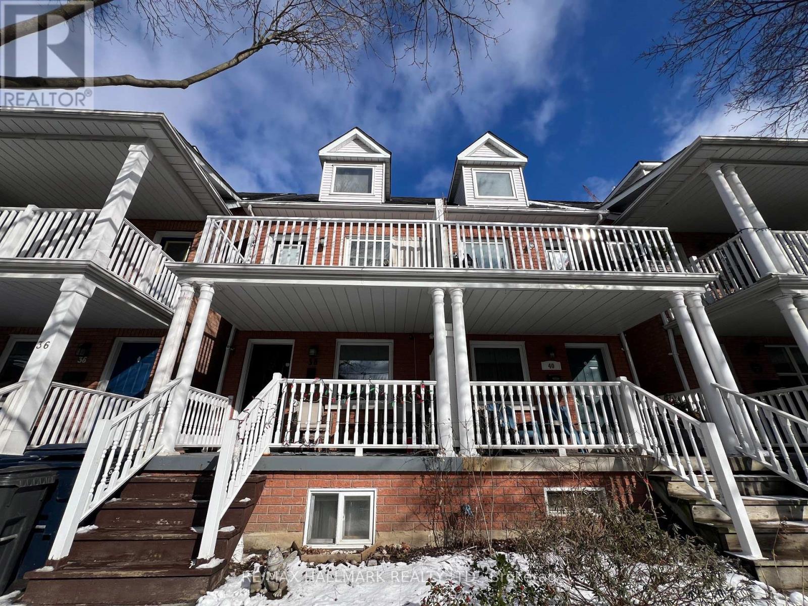 LOWER - 38 NORWOOD TERRACE, Toronto, Ontario