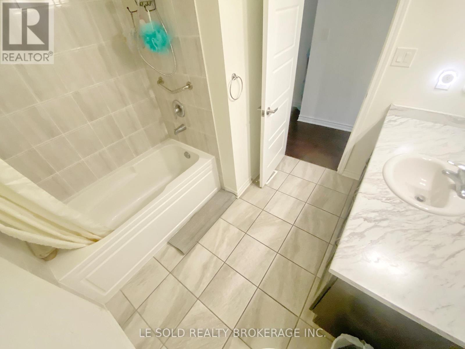 2nd Flr Room - 39 Ness Drive, Richmond Hill, Ontario  L4S 0K5 - Photo 10 - N12884662