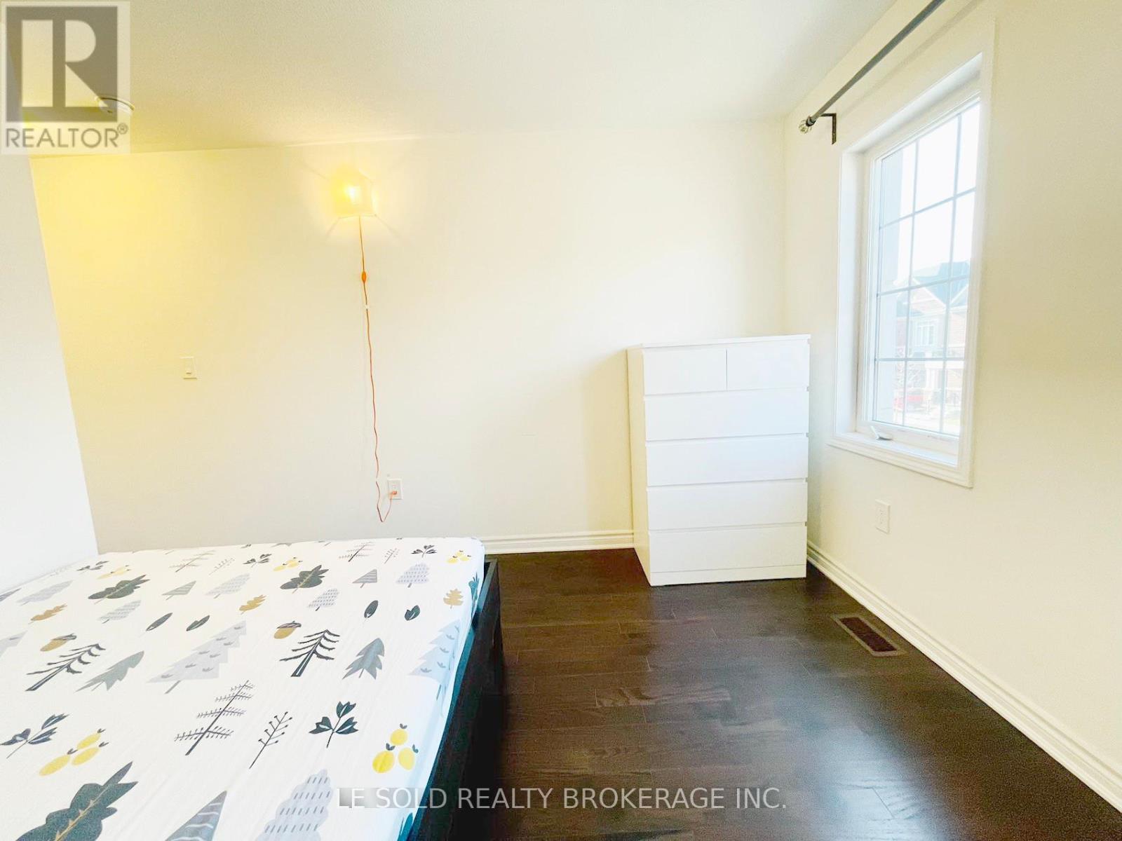 2nd Flr Room - 39 Ness Drive, Richmond Hill, Ontario  L4S 0K5 - Photo 5 - N12884662