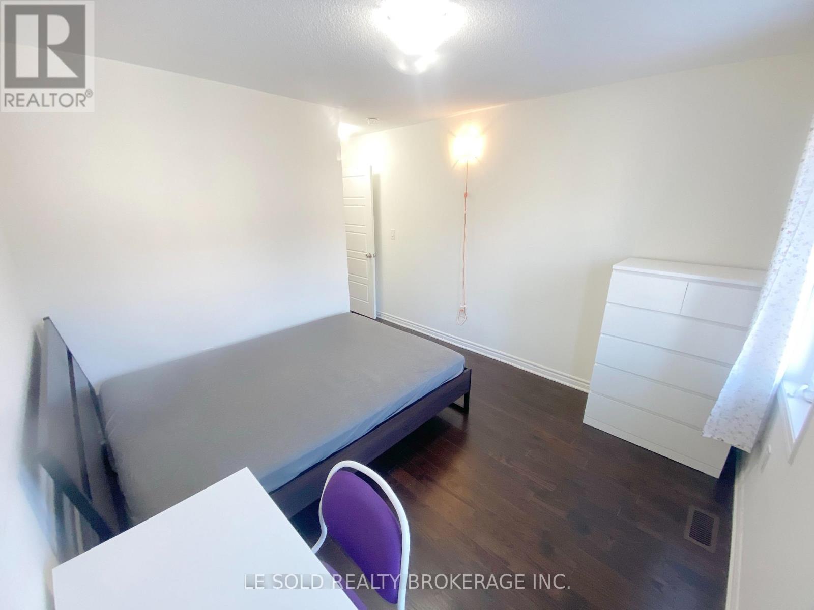 2nd Flr Room - 39 Ness Drive, Richmond Hill, Ontario  L4S 0K5 - Photo 7 - N12884662