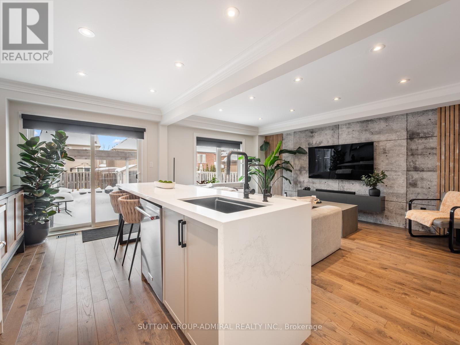 14 Booth Street, Bradford West Gwillimbury, Ontario  L3Z 0A3 - Photo 13 - N12884668