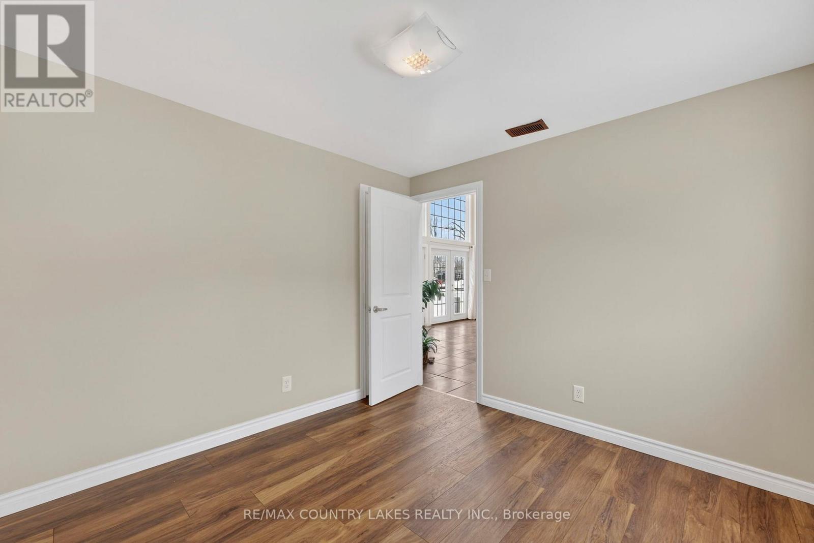 52 Turtle Path, Ramara, Ontario  L0K 1B0 - Photo 19 - S12884648