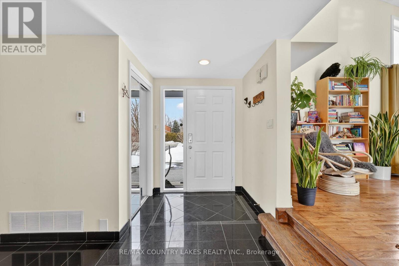 52 Turtle Path, Ramara, Ontario  L0K 1B0 - Photo 4 - S12884648