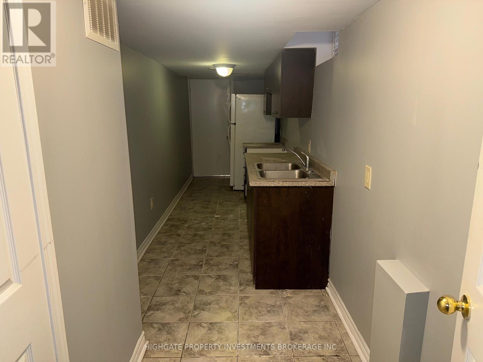 12 Frenchpark Circle, Brampton, Ontario  L6X 0Y5 - Photo 13 - W12884654