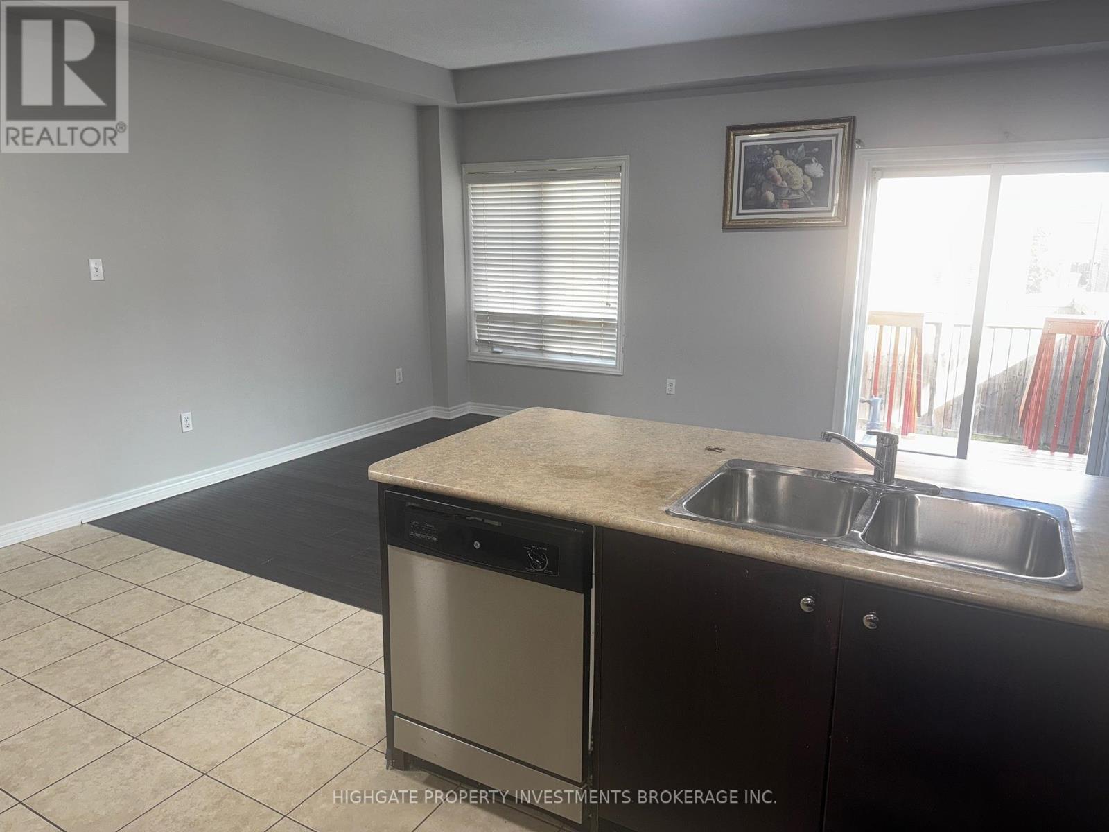 12 Frenchpark Circle, Brampton, Ontario  L6X 0Y5 - Photo 3 - W12884654