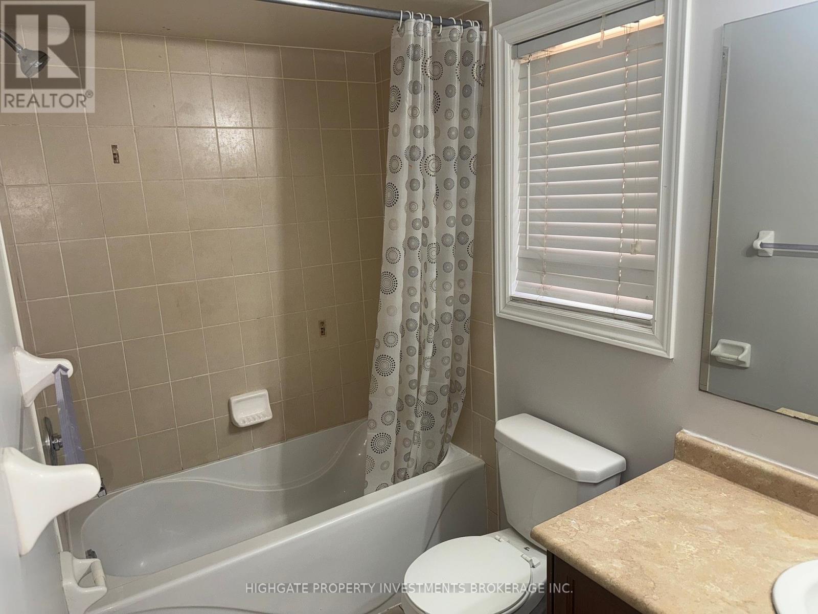 12 Frenchpark Circle, Brampton, Ontario  L6X 0Y5 - Photo 7 - W12884654