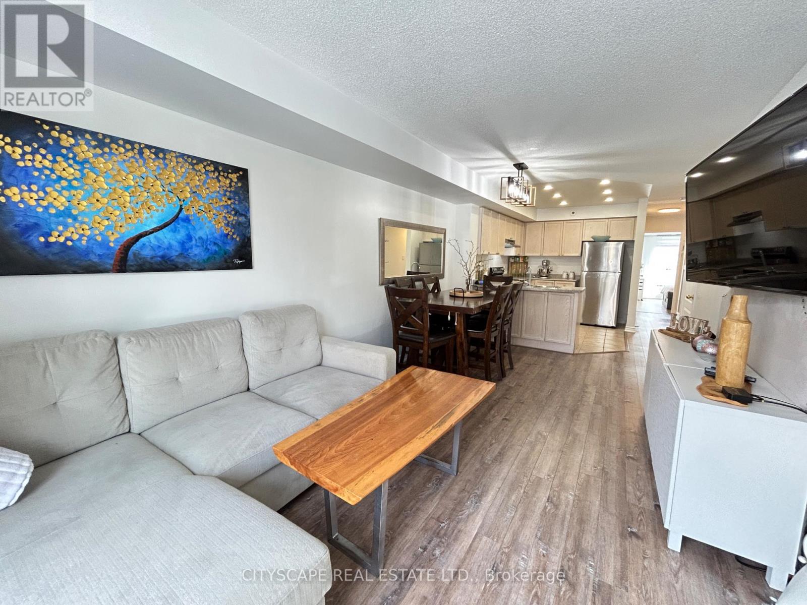 162 - 601 Shoreline Drive, Mississauga (Cooksville), Ontario  L5B 4K1 - Photo 3 - W12883442