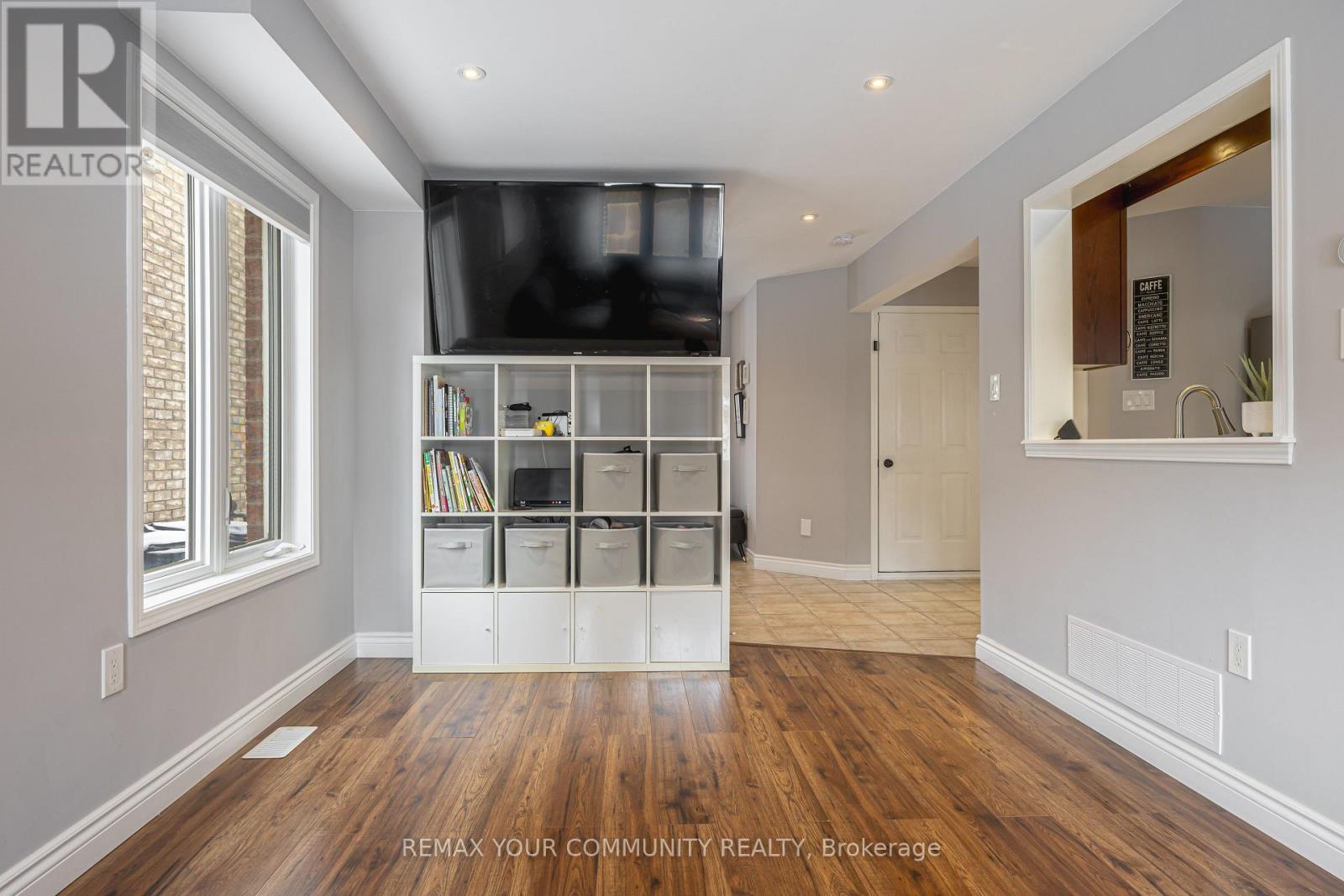 14 Armstrong Crescent, Bradford West Gwillimbury, Ontario  L3Z 0L1 - Photo 10 - N12884704