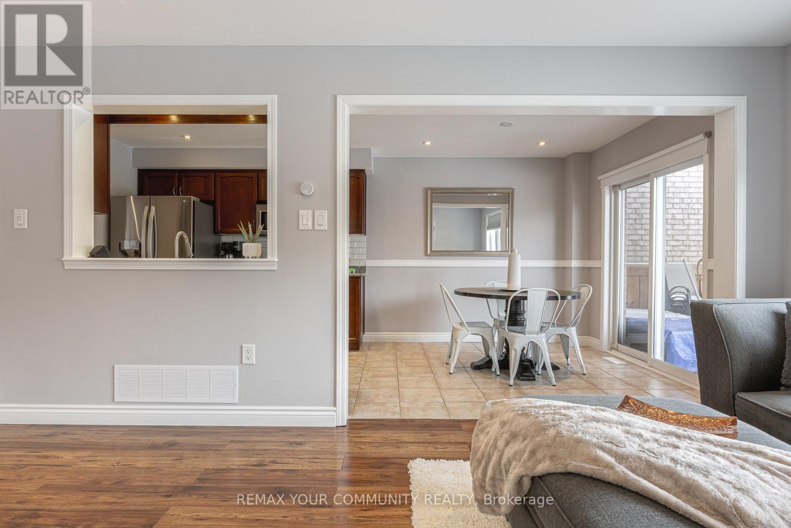 14 Armstrong Crescent, Bradford West Gwillimbury, Ontario  L3Z 0L1 - Photo 11 - N12884704