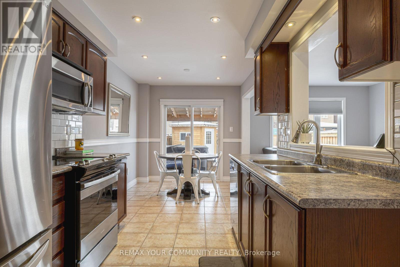 14 Armstrong Crescent, Bradford West Gwillimbury, Ontario  L3Z 0L1 - Photo 14 - N12884704