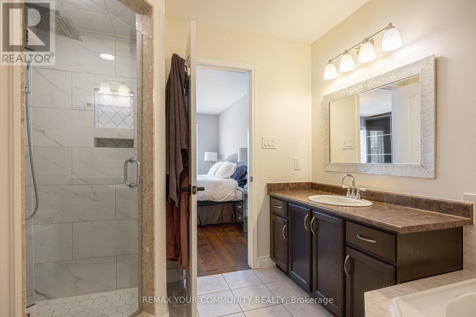 14 Armstrong Crescent, Bradford West Gwillimbury, Ontario  L3Z 0L1 - Photo 21 - N12884704