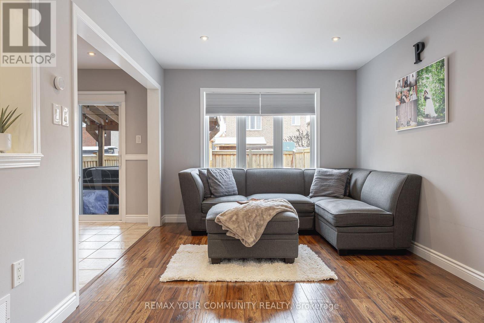 14 Armstrong Crescent, Bradford West Gwillimbury, Ontario  L3Z 0L1 - Photo 8 - N12884704