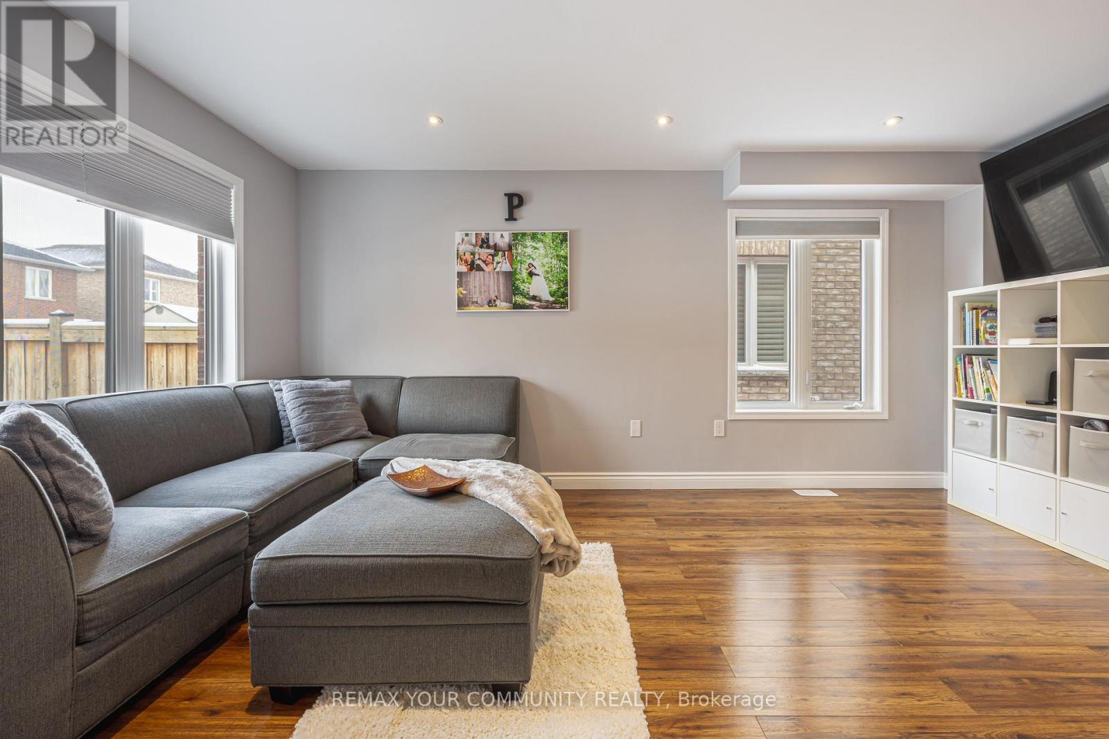 14 Armstrong Crescent, Bradford West Gwillimbury, Ontario  L3Z 0L1 - Photo 9 - N12884704