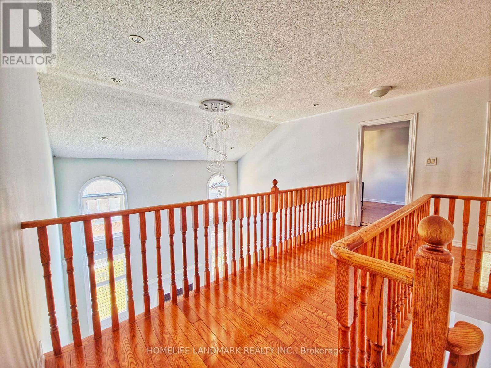 127 Rizal Avenue, Markham, Ontario  L6B 0E5 - Photo 18 - N12883156