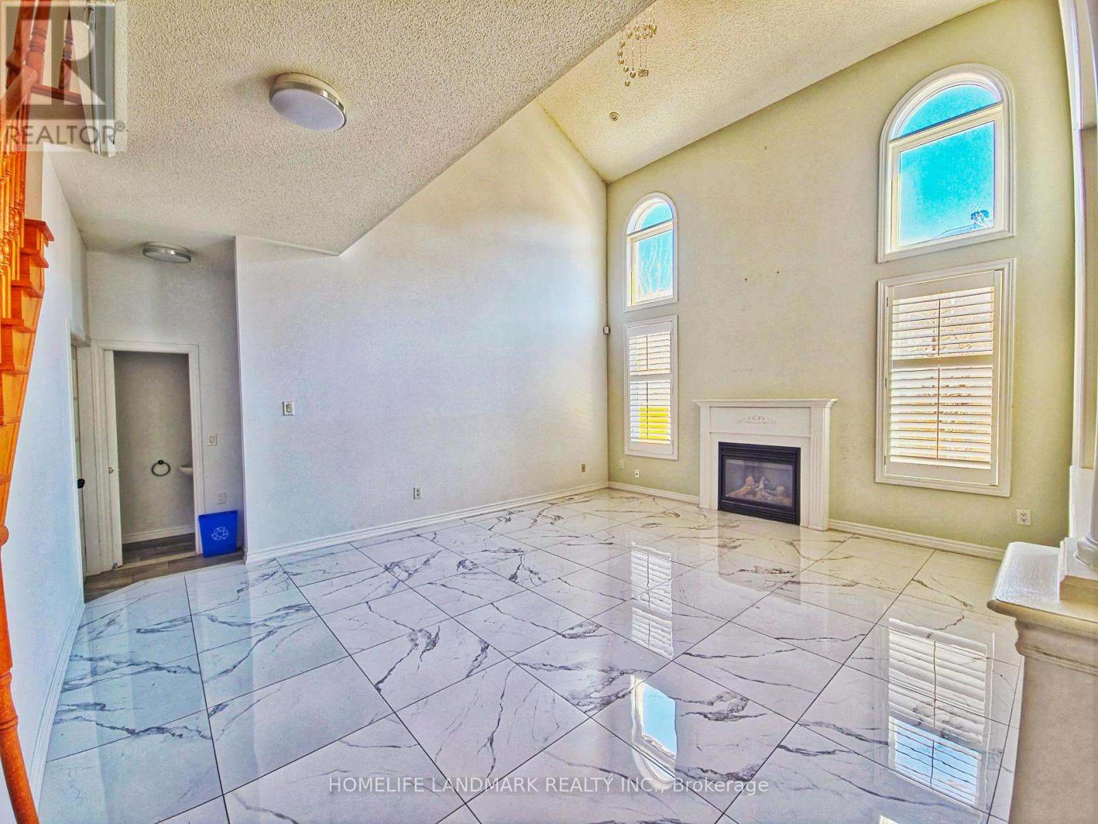 127 Rizal Avenue, Markham, Ontario  L6B 0E5 - Photo 10 - N12883156