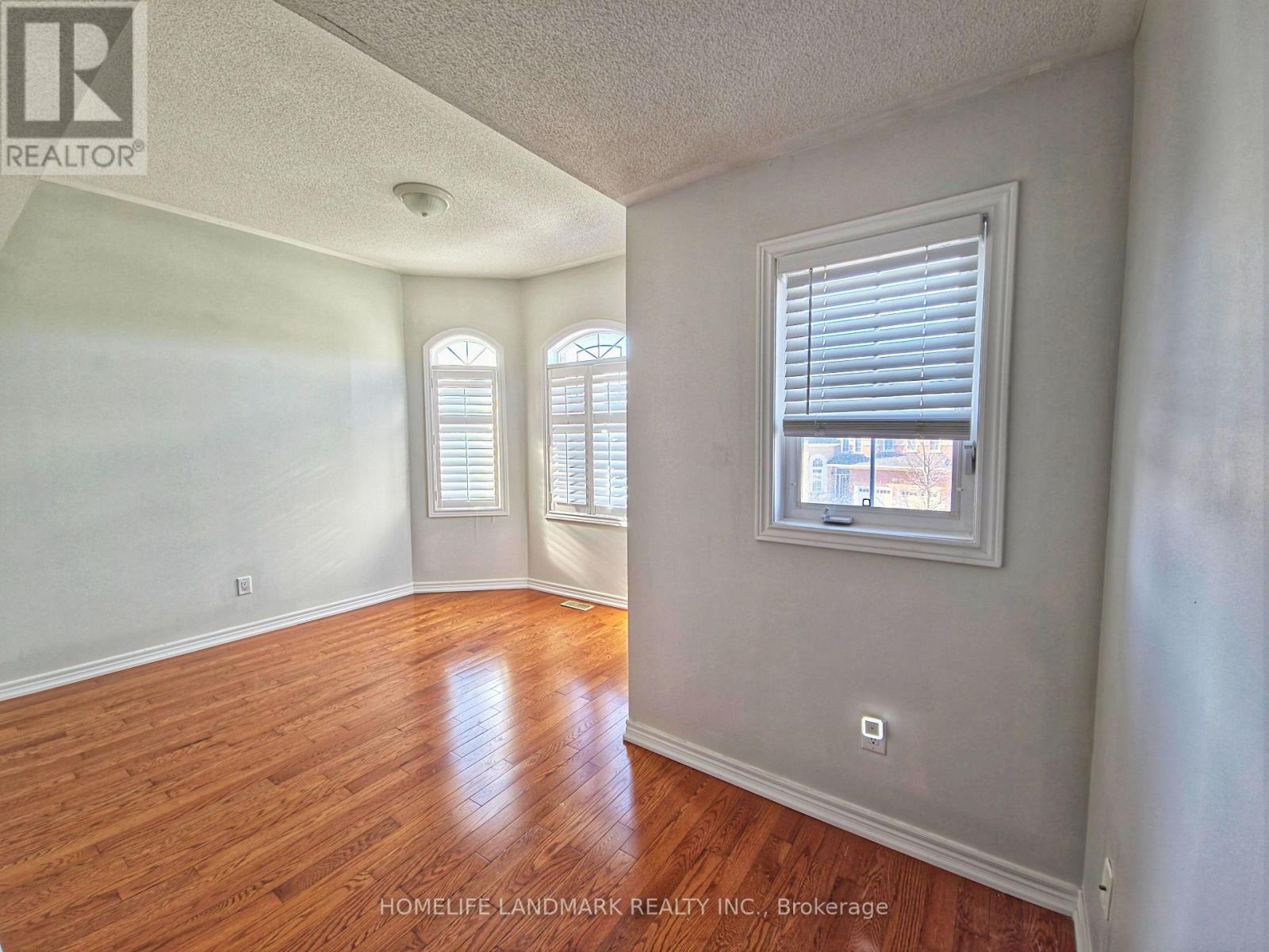 127 Rizal Avenue, Markham, Ontario  L6B 0E5 - Photo 31 - N12883156