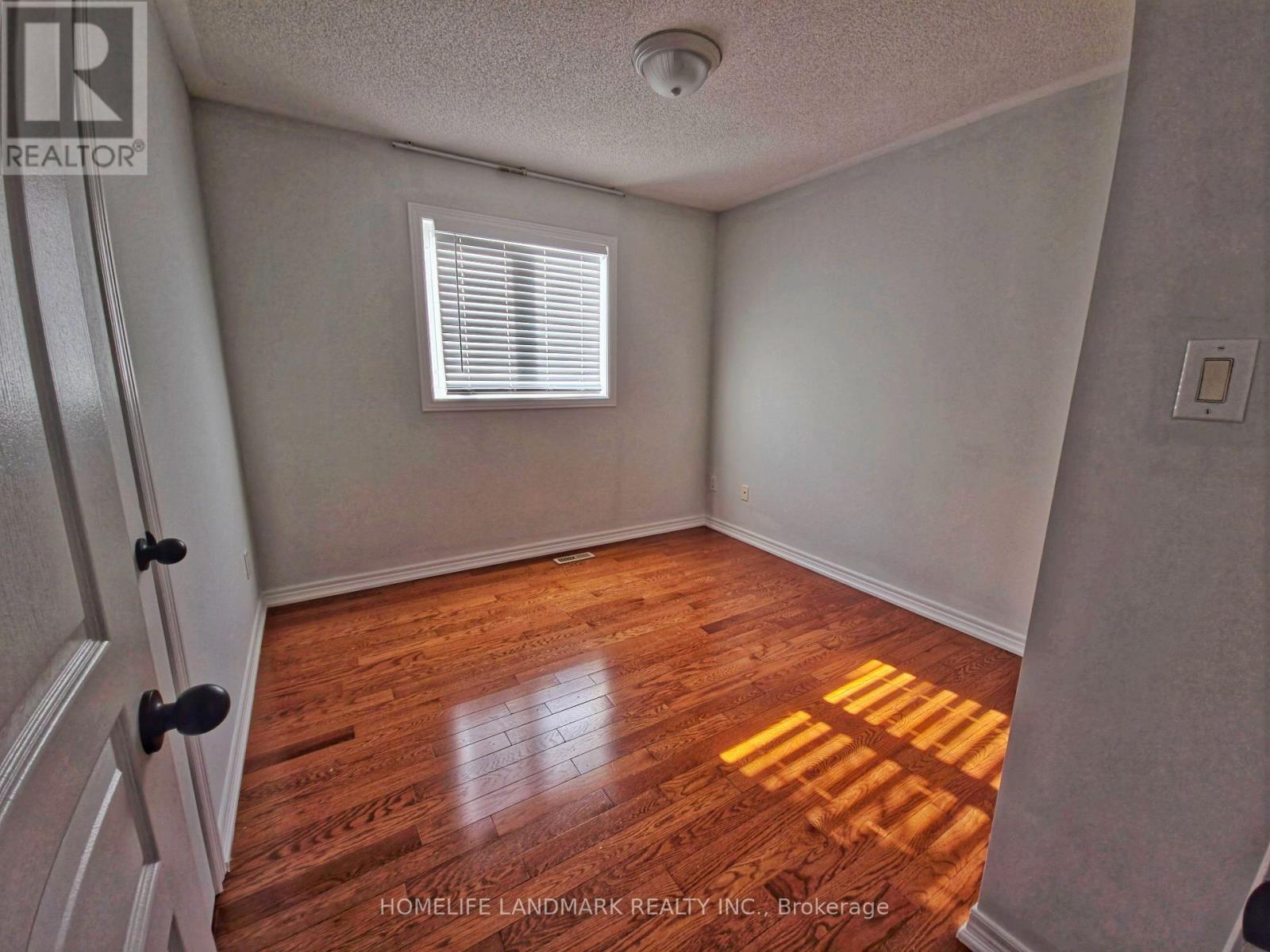 127 Rizal Avenue, Markham, Ontario  L6B 0E5 - Photo 30 - N12883156