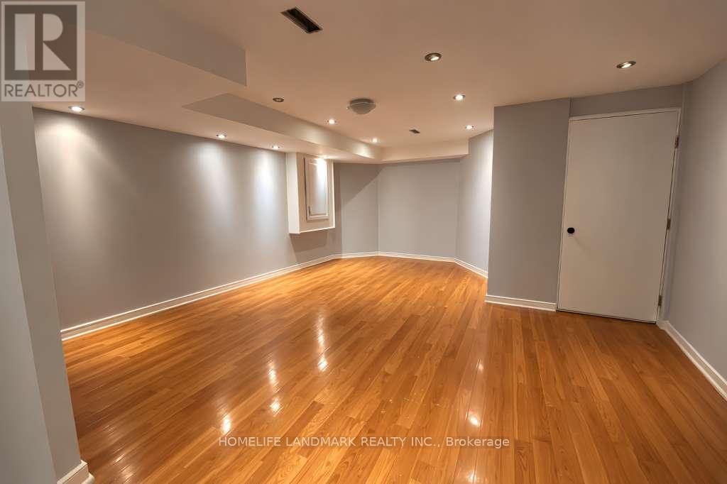 127 Rizal Avenue, Markham, Ontario  L6B 0E5 - Photo 40 - N12883156