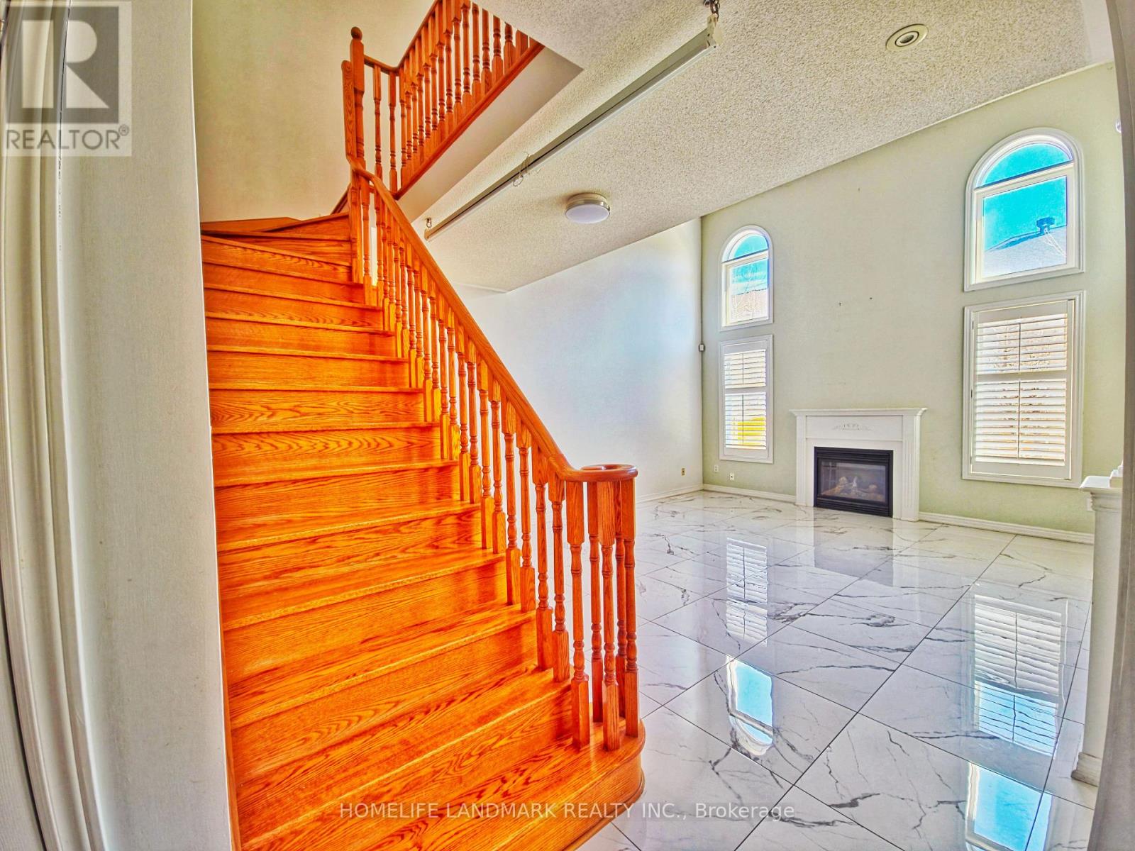 127 Rizal Avenue, Markham, Ontario  L6B 0E5 - Photo 9 - N12883156