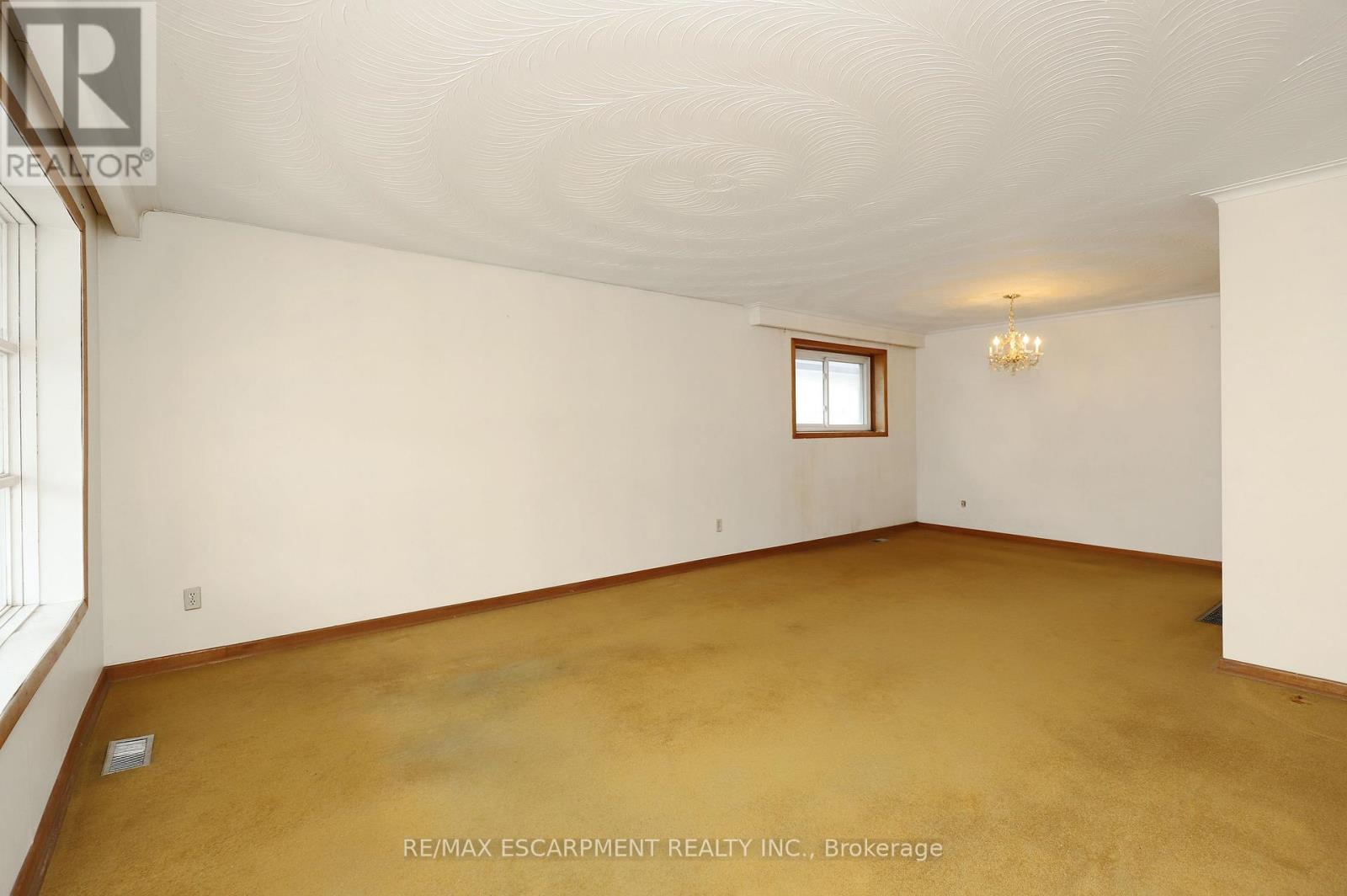 952 Mississauga Valley Boulevard, Mississauga, Ontario  L5A 2A2 - Photo 4 - W12884686