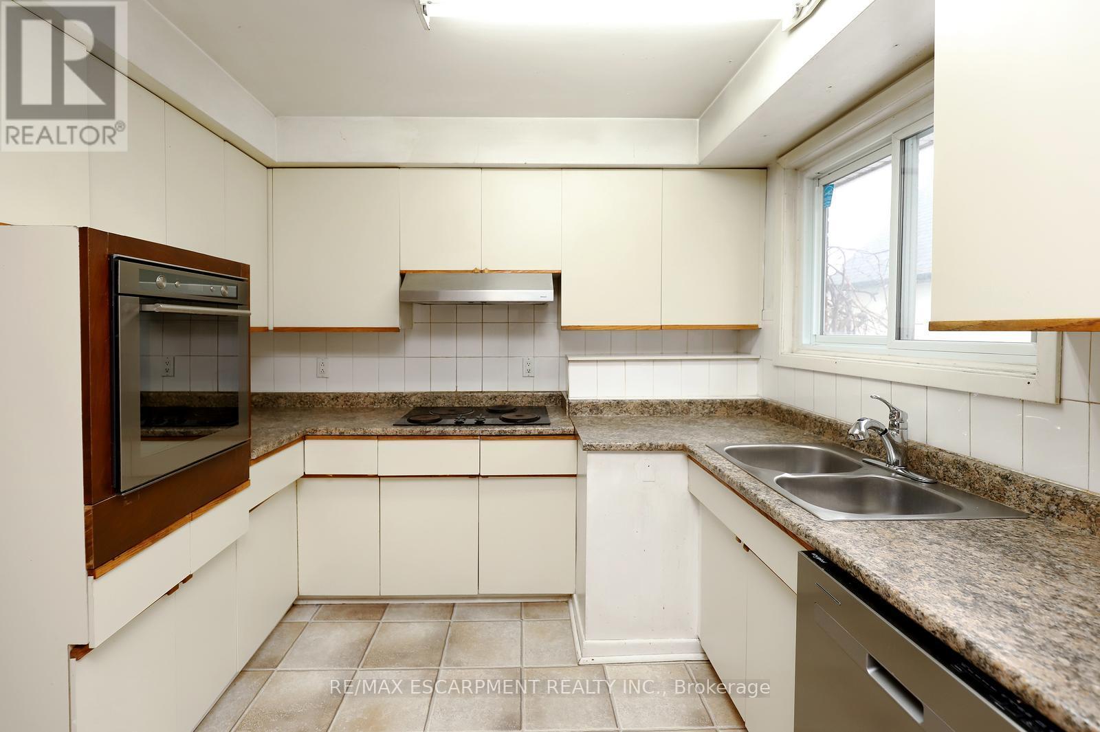 952 Mississauga Valley Boulevard, Mississauga, Ontario  L5A 2A2 - Photo 8 - W12884686