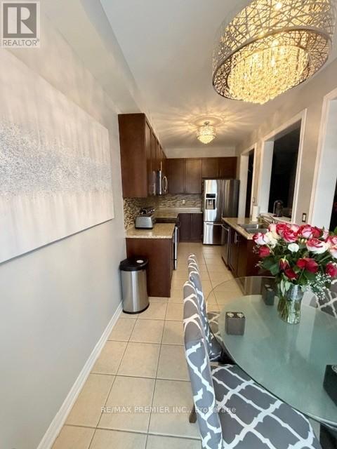 82 Chesterwood Crescent, Brampton, Ontario  L6Y 0Z5 - Photo 14 - W12884694