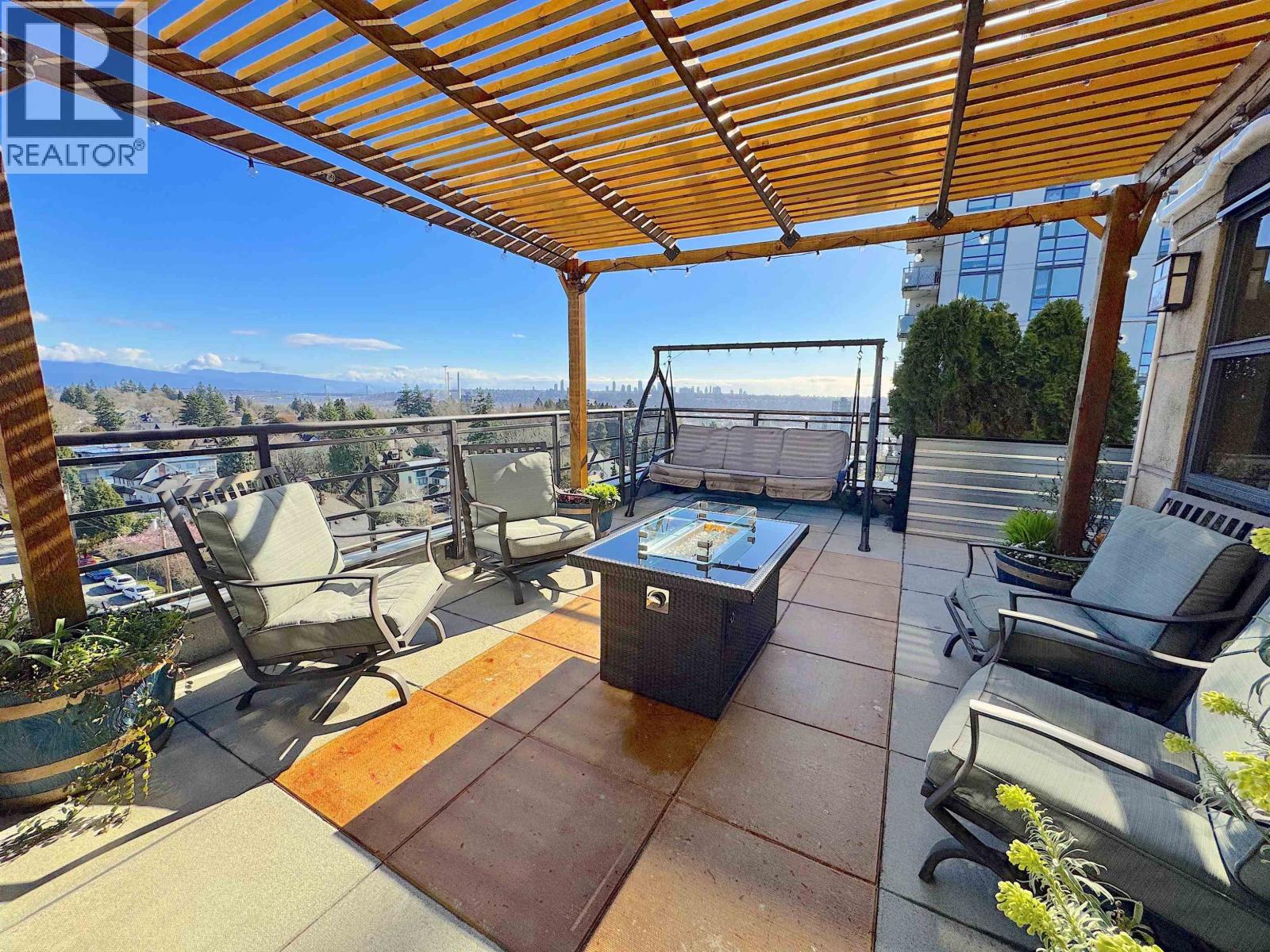 802 306 SIXTH STREET, New Westminster, British Columbia