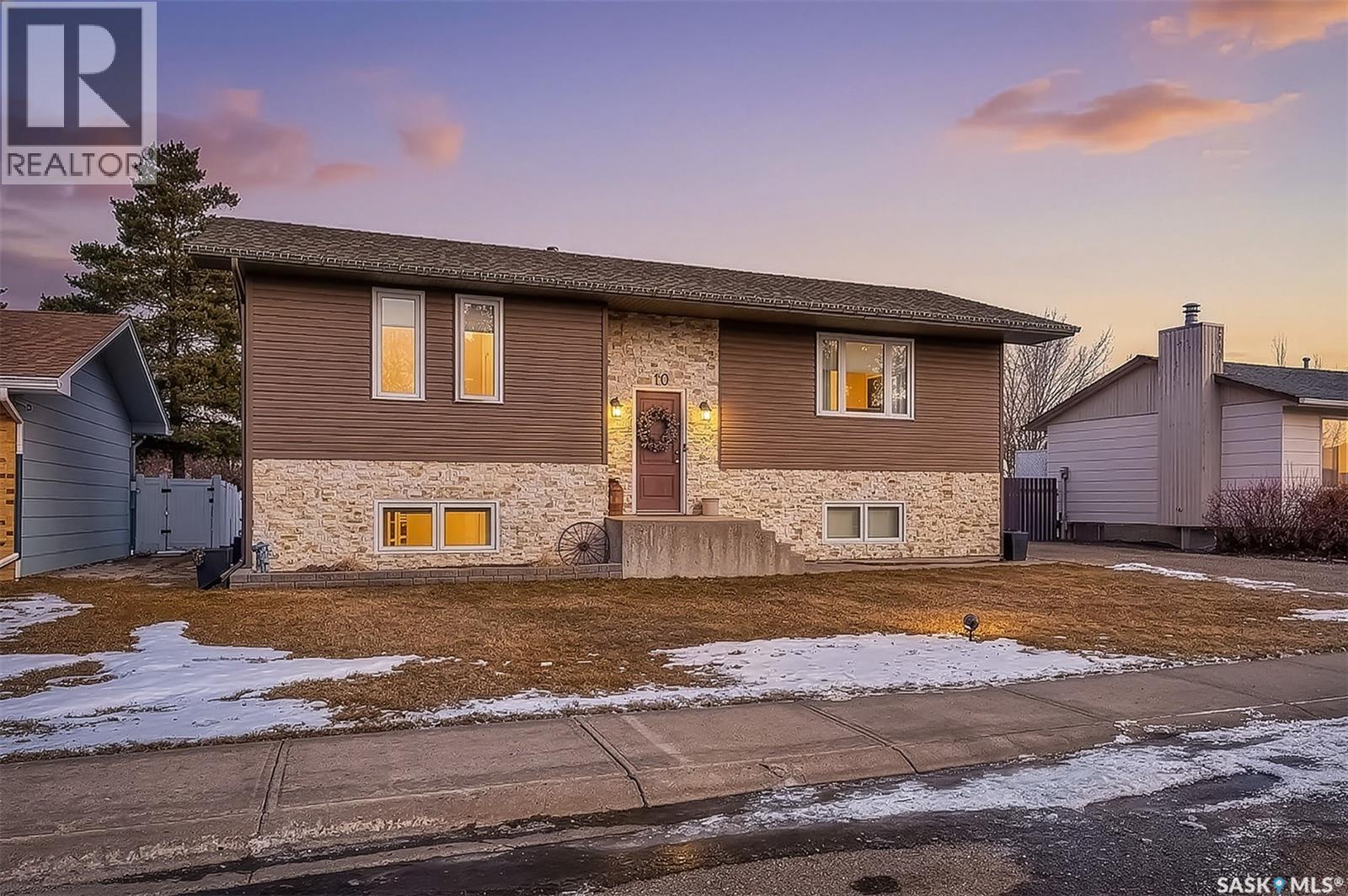 10 Edelweiss CRESCENT, Moose Jaw, Saskatchewan