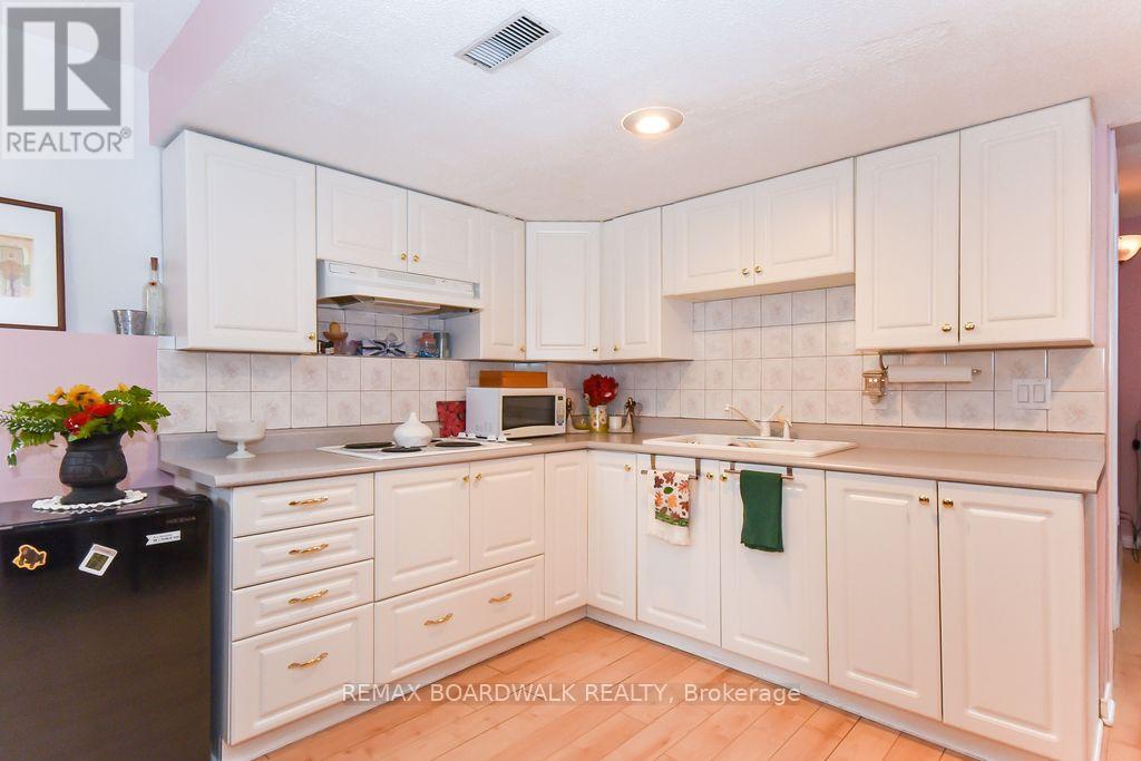 1408 Marchand Street S, Ottawa, Ontario  K1B 3N8 - Photo 23 - X12884726