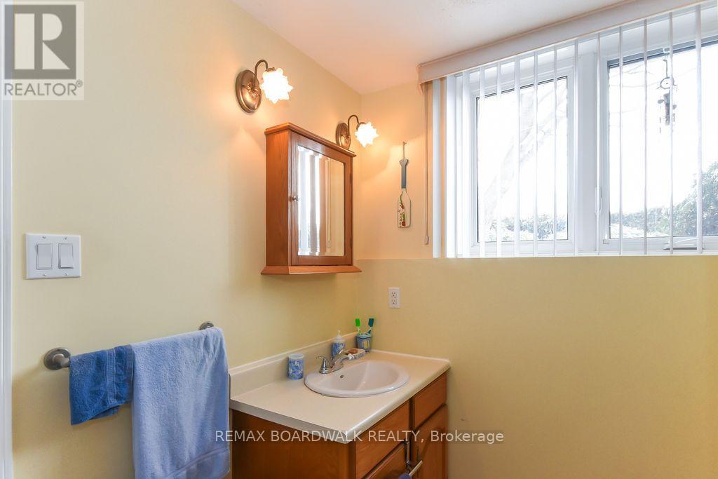 1408 Marchand Street S, Ottawa, Ontario  K1B 3N8 - Photo 28 - X12884726