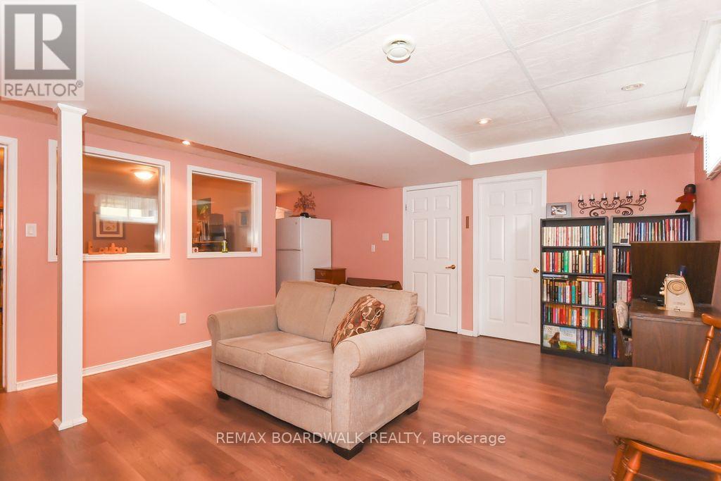 1408 Marchand Street S, Ottawa, Ontario  K1B 3N8 - Photo 30 - X12884726