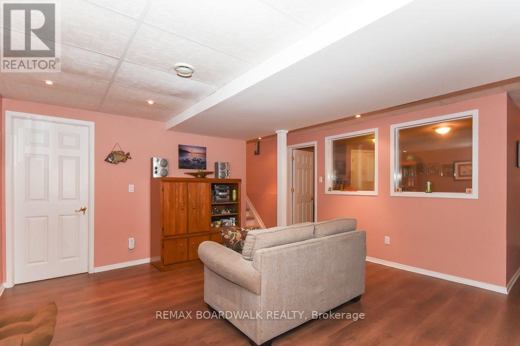 1408 Marchand Street S, Ottawa, Ontario  K1B 3N8 - Photo 31 - X12884726