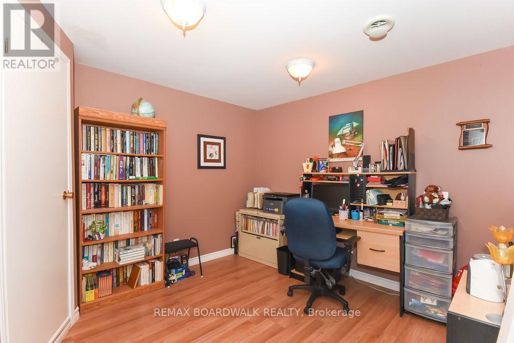 1408 Marchand Street S, Ottawa, Ontario  K1B 3N8 - Photo 33 - X12884726