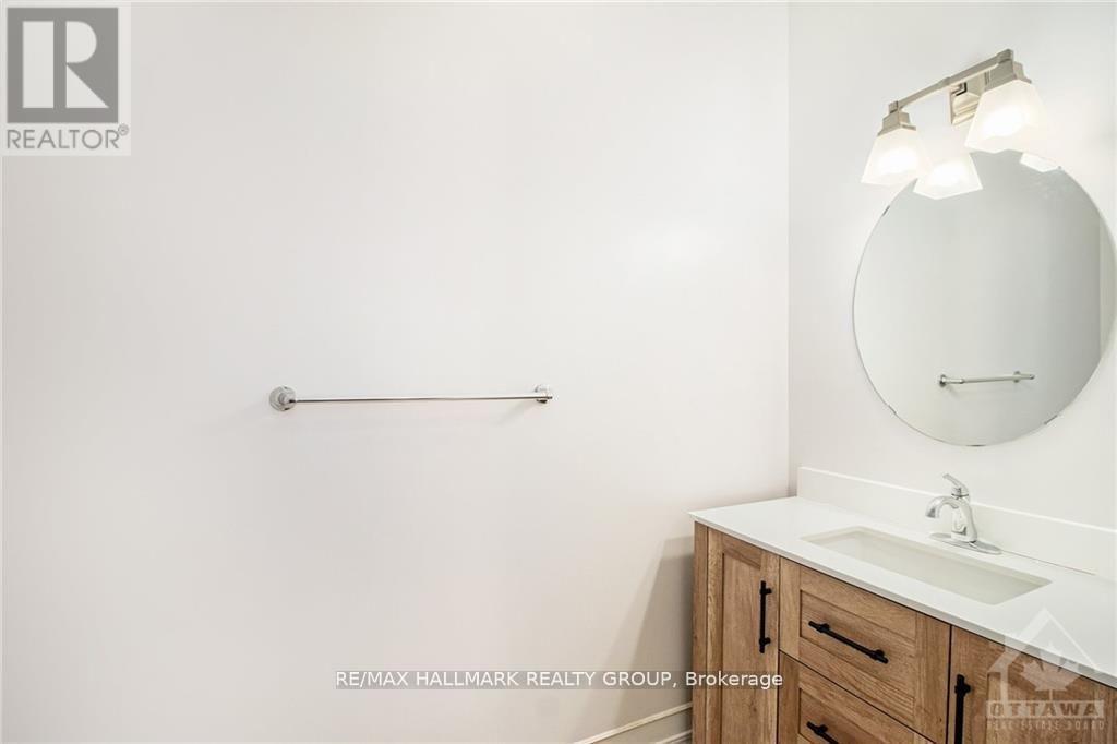 123 Solera Circle, Ottawa, Ontario  K1T 0C6 - Photo 11 - X12884730