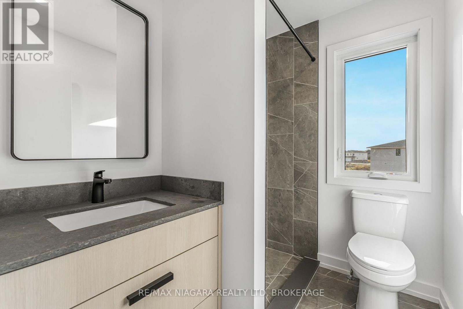 6176 Curlin Crescent, Niagara Falls, Ontario  L2H 3W8 - Photo 33 - X12884712