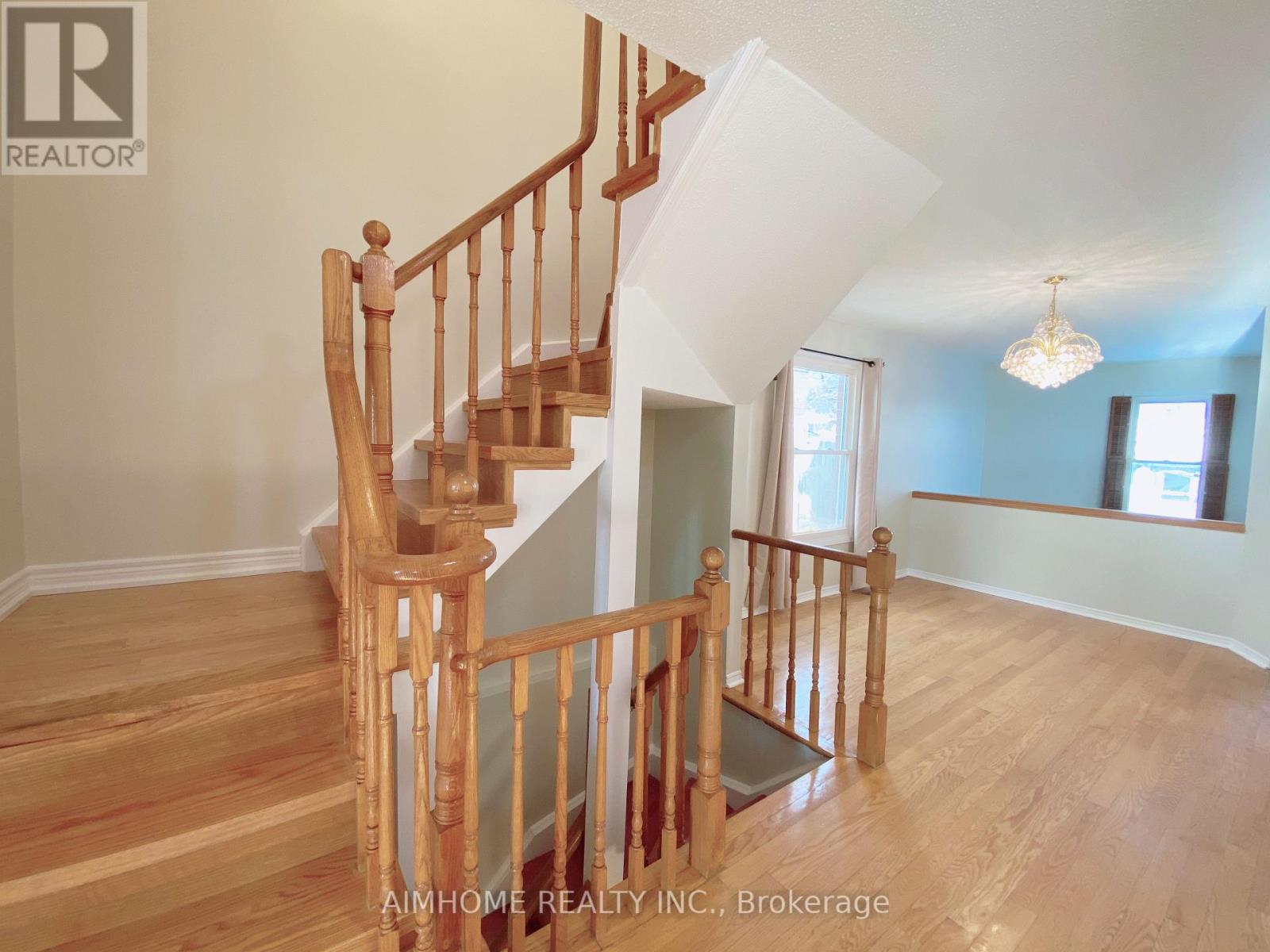 195 Enchanted Hills Crescent, Toronto, Ontario  M1V 3P1 - Photo 3 - E12884732