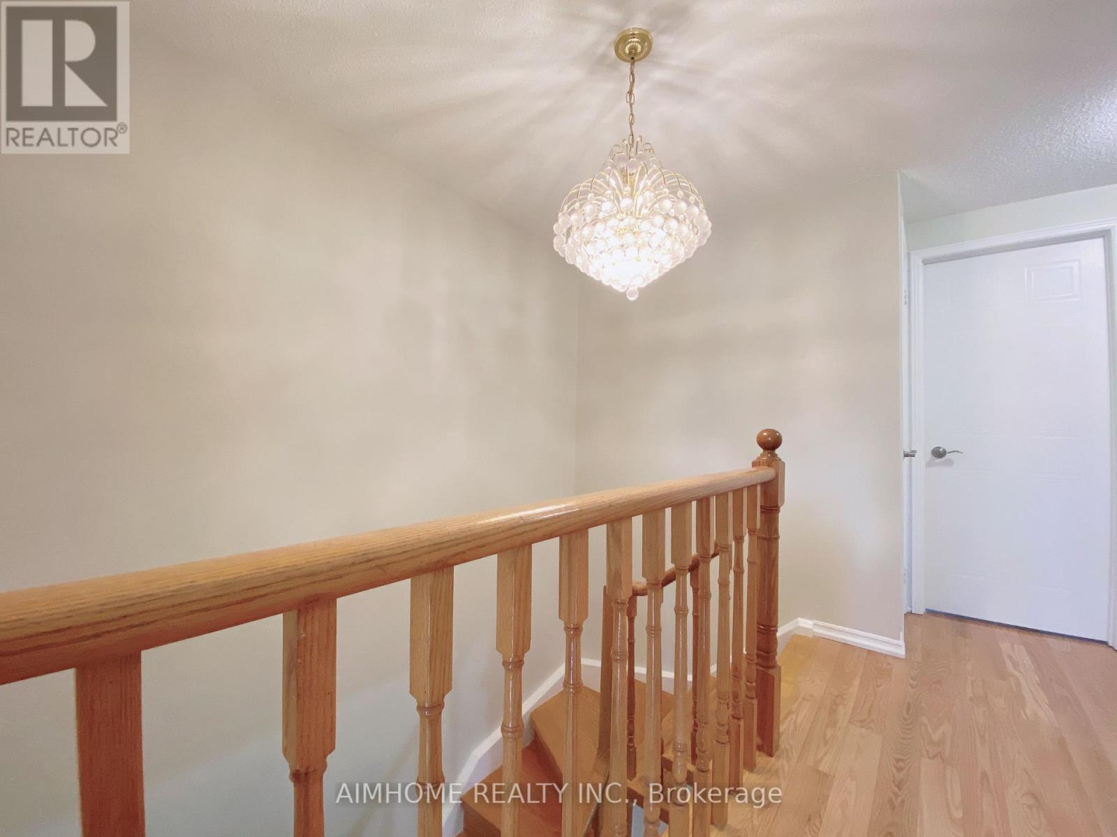 195 Enchanted Hills Crescent, Toronto, Ontario  M1V 3P1 - Photo 9 - E12884732
