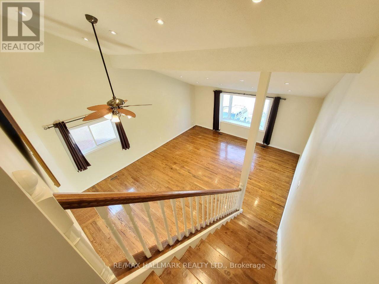 Main Floor - 928 Wayne Drive, Newmarket, Ontario  L3Y 5T8 - Photo 6 - N12884748