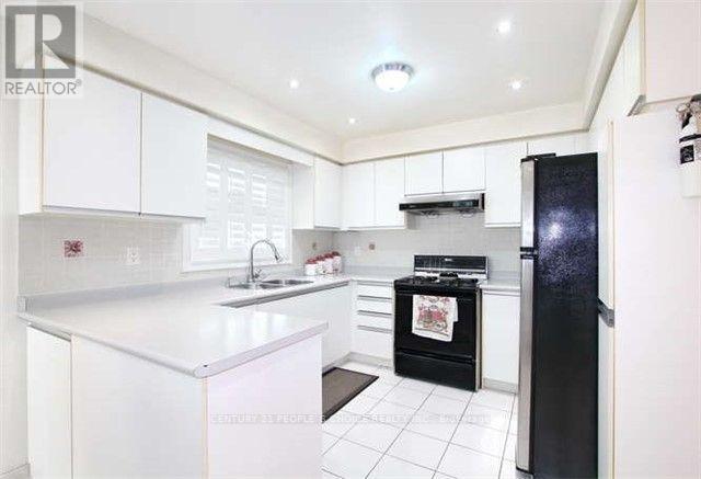 3 Arborwood Drive, Toronto, Ontario  M9W 6W7 - Photo 11 - W12884738