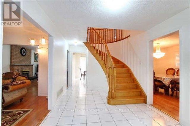 3 Arborwood Drive, Toronto, Ontario  M9W 6W7 - Photo 2 - W12884738