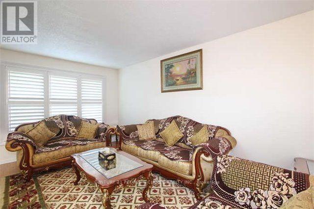 3 Arborwood Drive, Toronto, Ontario  M9W 6W7 - Photo 4 - W12884738