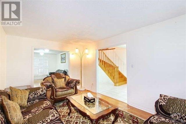 3 Arborwood Drive, Toronto, Ontario  M9W 6W7 - Photo 5 - W12884738