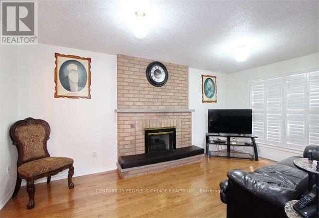 3 Arborwood Drive, Toronto, Ontario  M9W 6W7 - Photo 8 - W12884738