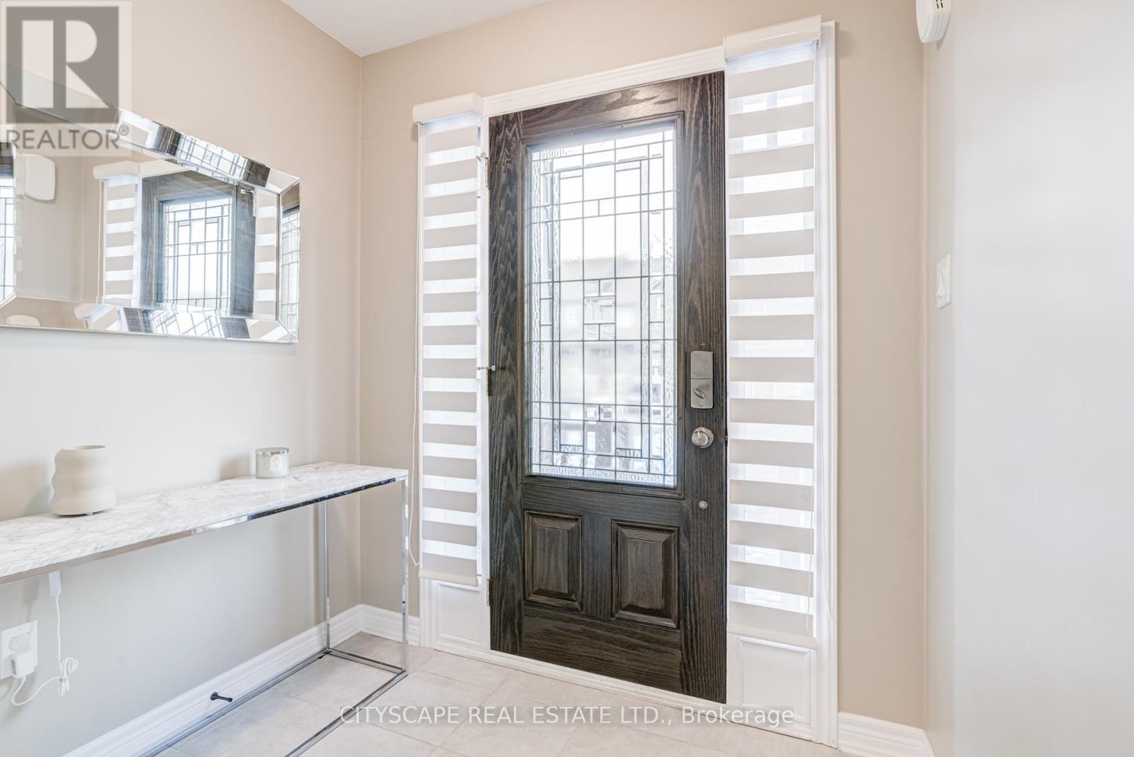 14 Winterton Court, Orangeville, Ontario  L9W 7N5 - Photo 4 - W12884742