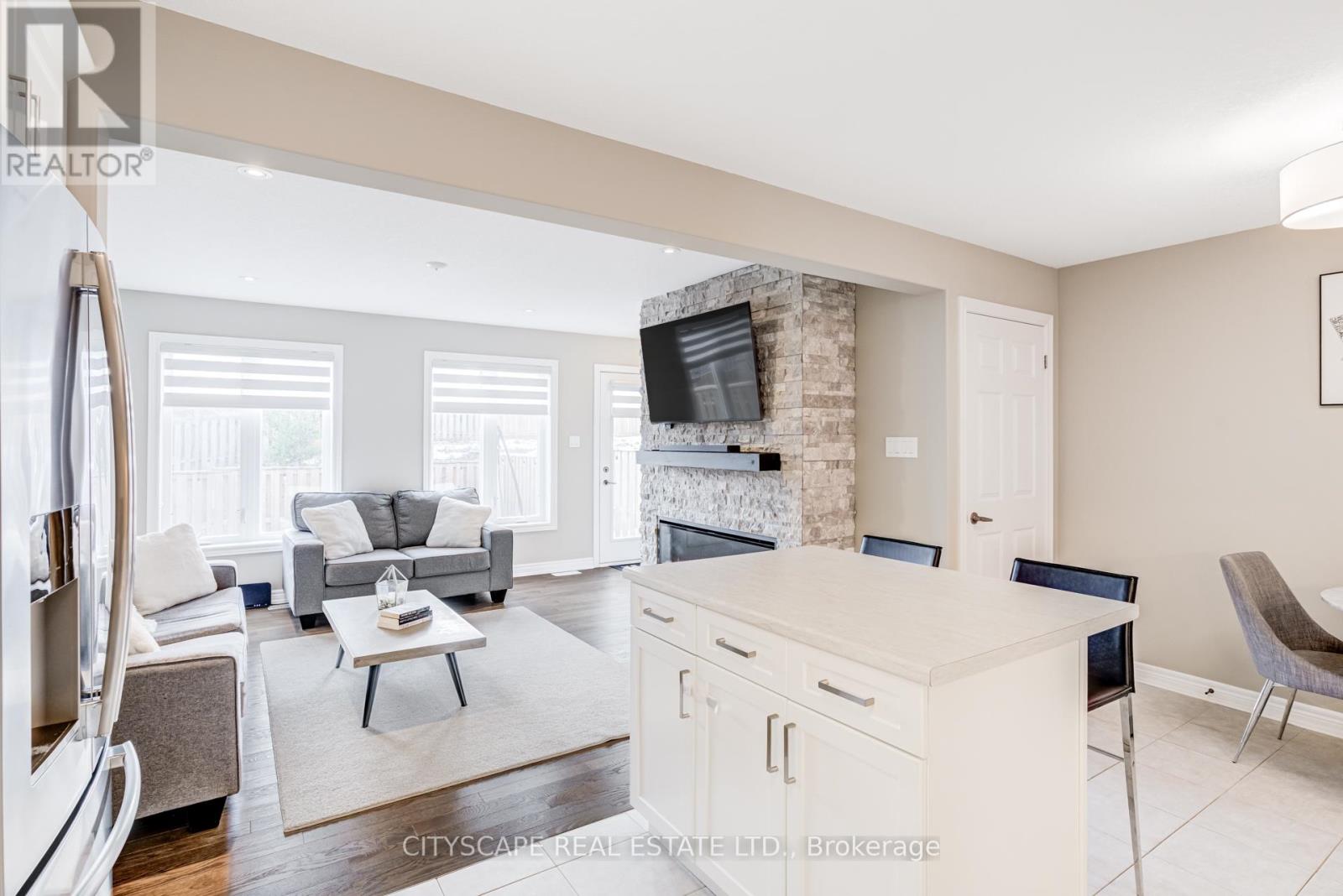 14 Winterton Court, Orangeville, Ontario  L9W 7N5 - Photo 8 - W12884742