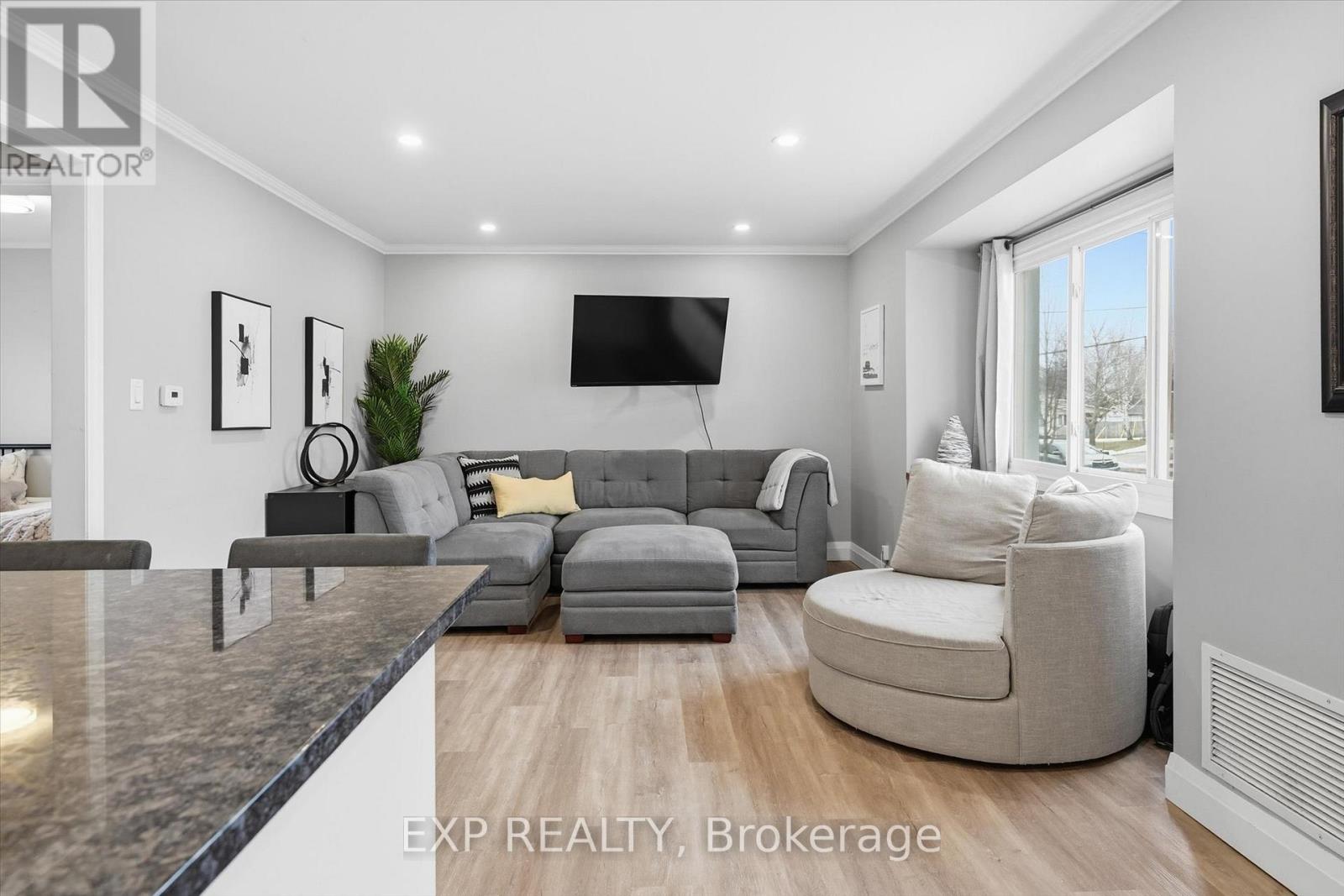 70 Whyte Avenue N, Thorold, Ontario  L2V 2T7 - Photo 17 - X12884706